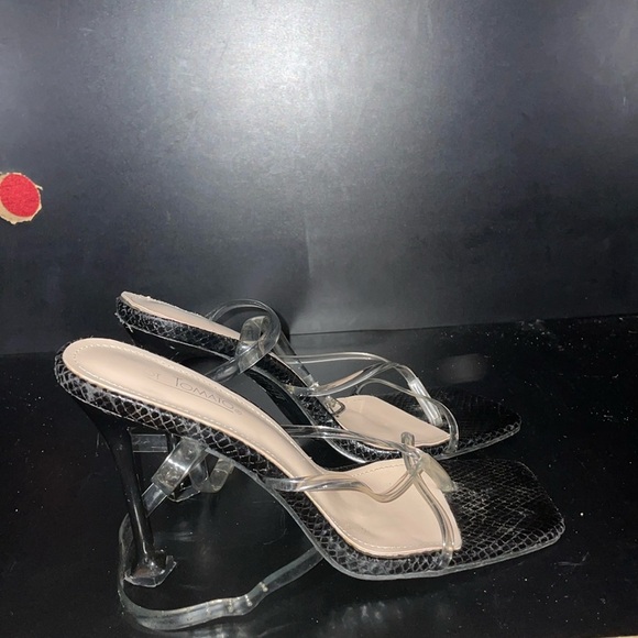 HOT TOMATO HEELS 8.5 - Picture 1 of 3